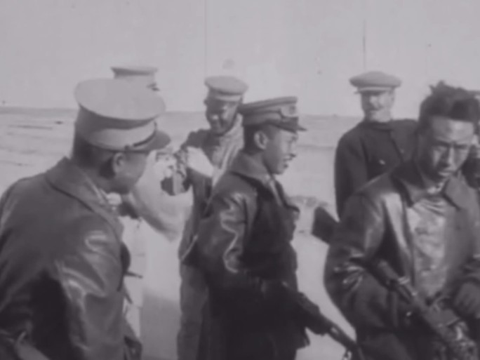 1925年奉军将领在秦皇岛游玩