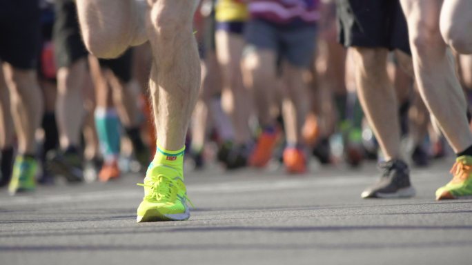 马拉松运动员低角度低视角特写健康竞技