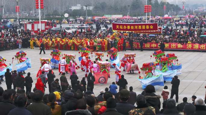 敲锣打鼓过大年