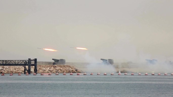 火箭炮齐射-火箭炮对海岸的攻击