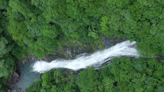 【4K高清无水印】六股尖瀑布青山绿水