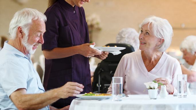 养老院餐厅老年人老人用餐健康饮食