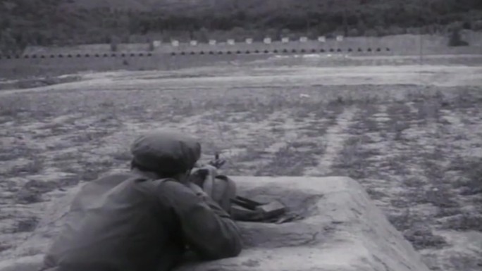 60年代士兵射击打靶训练