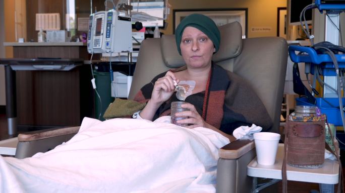妇女在接受癌症化疗治疗时进食