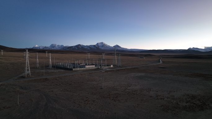 西藏喜马拉雅山脉电力基建