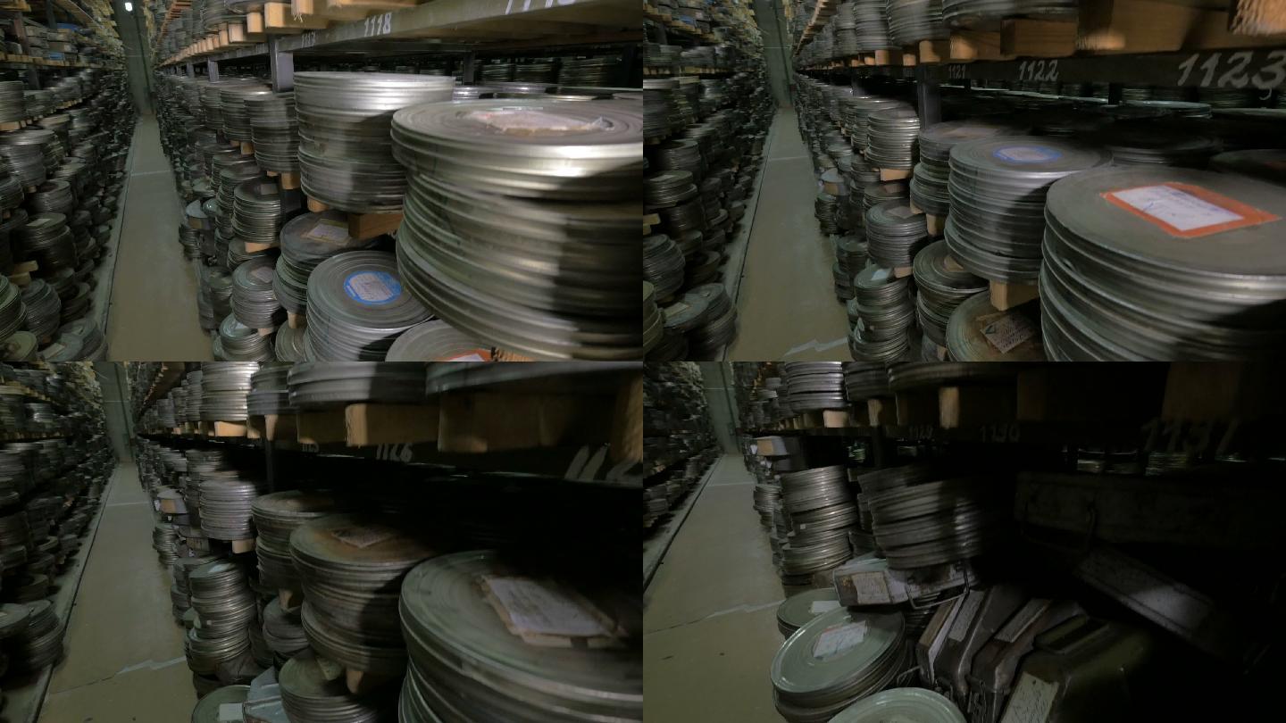 大量电影胶片。