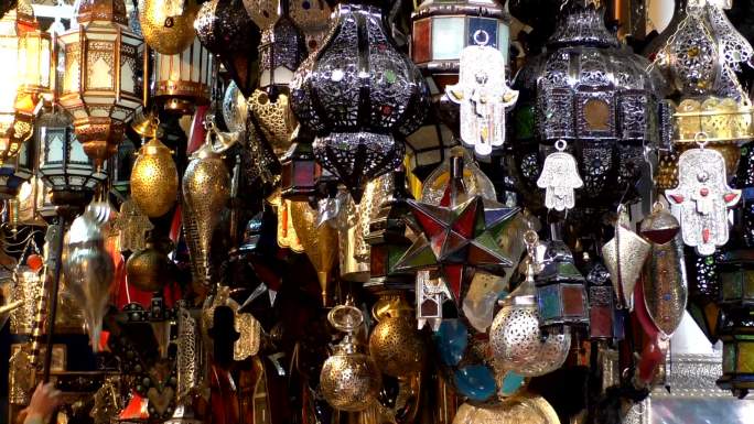 摩洛哥市场上的灯具
