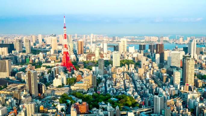 从白天到黄昏的东京塔景观