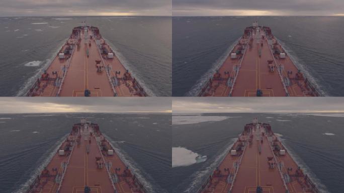 在北极航行的船只远洋航行货轮大洋远航