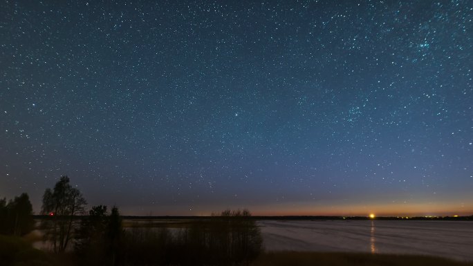 从夜晚到日出天空中星星景观