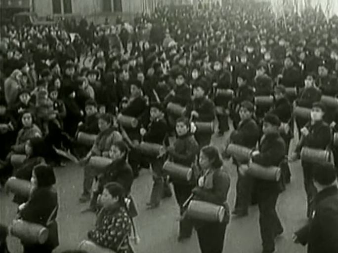 50年代欢庆的中国人民