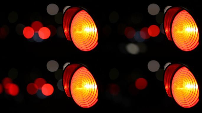夜间红灯遵守规则信号灯夜晚的街道