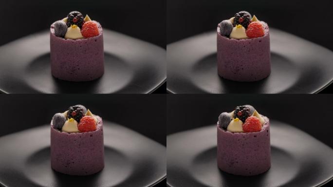 紫色浆果慕斯蛋糕视频素材