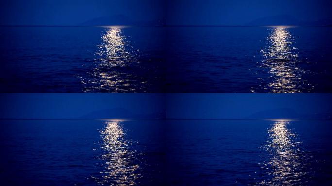 月光反射的夜间海面