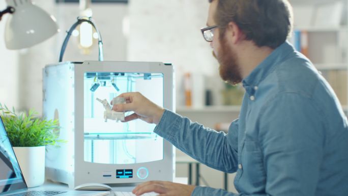3D打印机实验室新材料研发产品打字