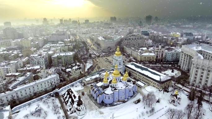 基辅市中心圣迈克尔金色圆顶大教堂