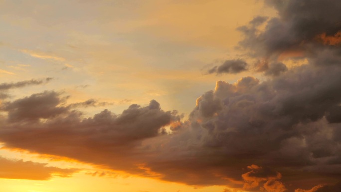 美丽的晚霞和太阳天空之城夕阳黄昏唯美梦幻