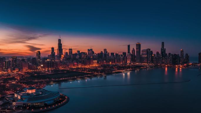 芝加哥市中心戏剧性的日落