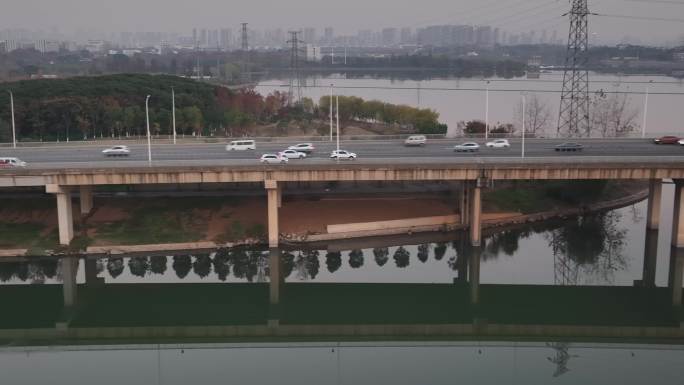 武汉野芷湖大桥傍晚航拍素材马路车流湖泊