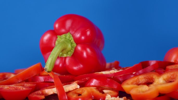 成熟的红甜椒片养生膳食健康营养清淡食补食