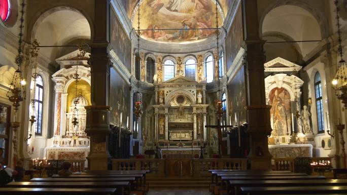 意大利威尼斯城著名大教堂内部全景