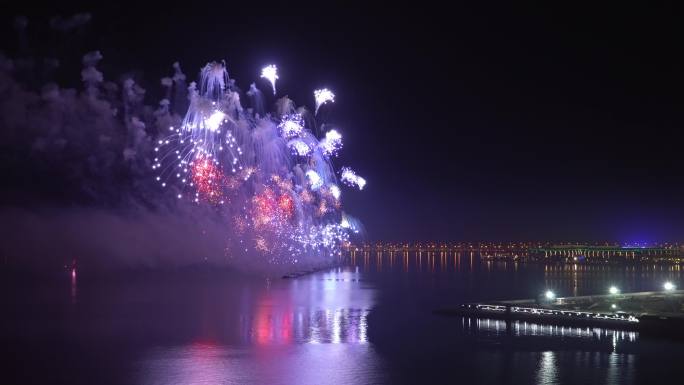 上海 滴水湖 夜景 烟花 烟火 实时4K