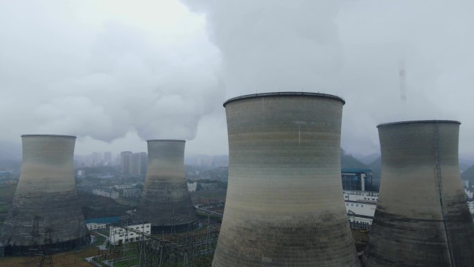 火电厂大烟囱浓浓白烟污染大气环境治理