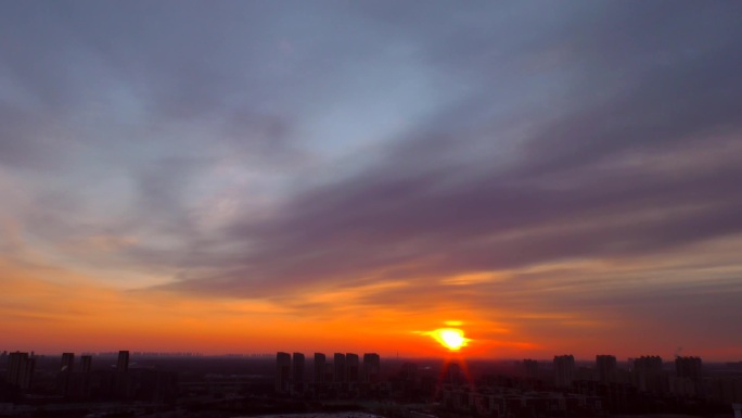 城市日出延时东方红太阳升旭日东升彩霞满天