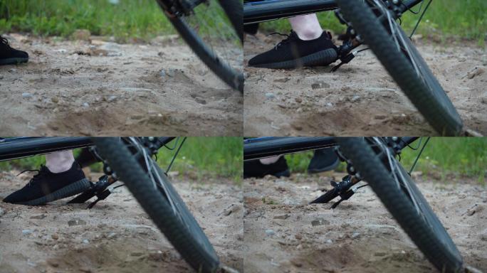 从自行车上摔下来。