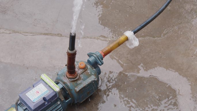 农村水泵抽水素材