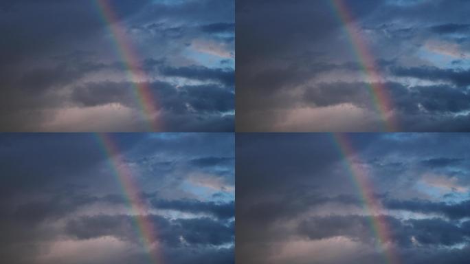 日落时雨天的彩虹雨过天晴云层流动乌云滚滚