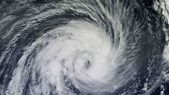 海洋上空的飓风卫星图像。