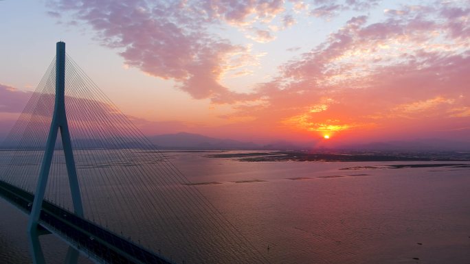 夕阳的厦漳大桥