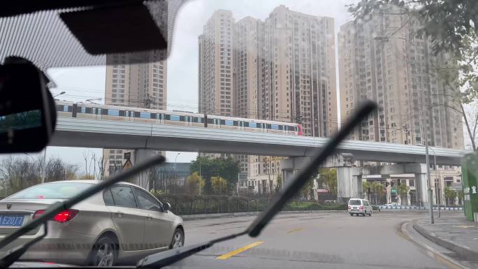 雨天车窗外的风景