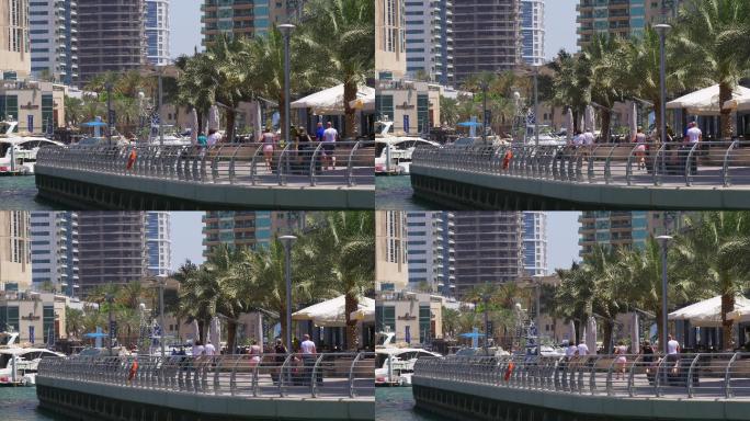阿联酋晴天迪拜码头旅游湾步行路