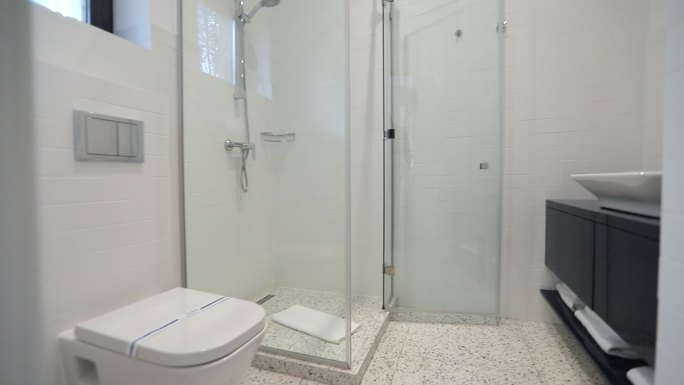 现代公寓的浴室