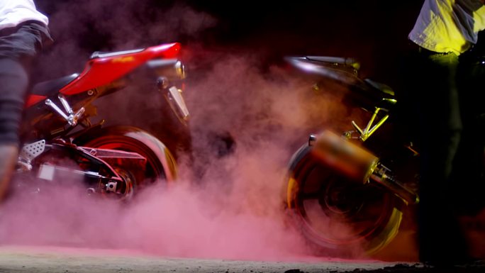 超级运动摩托车摩托车烧胎轮胎转动慢镜头机