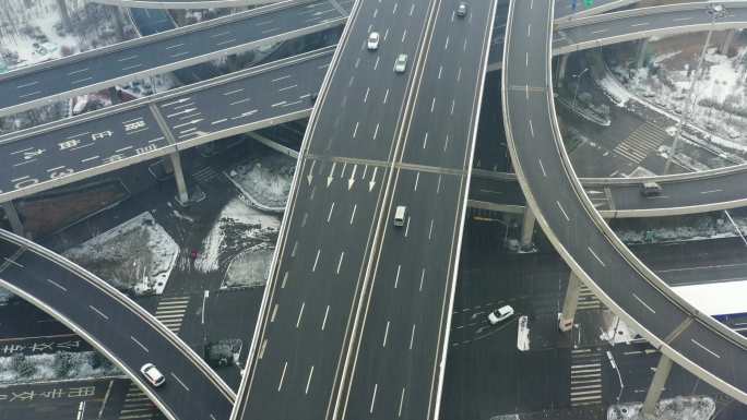 雪中道路高架桥航拍