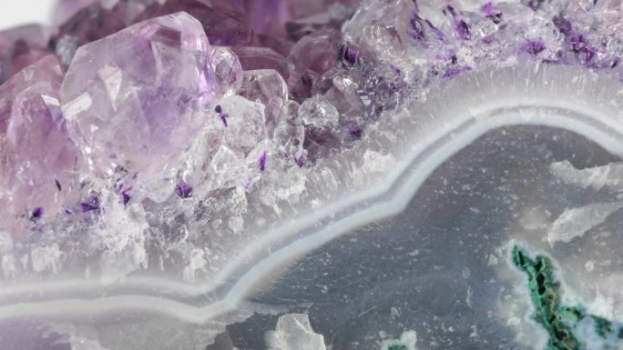 宝石上的紫水晶