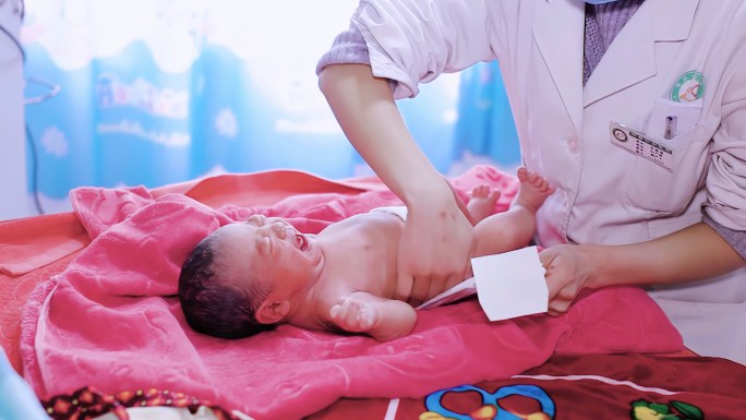 婴儿洗澡消毒护理产妇