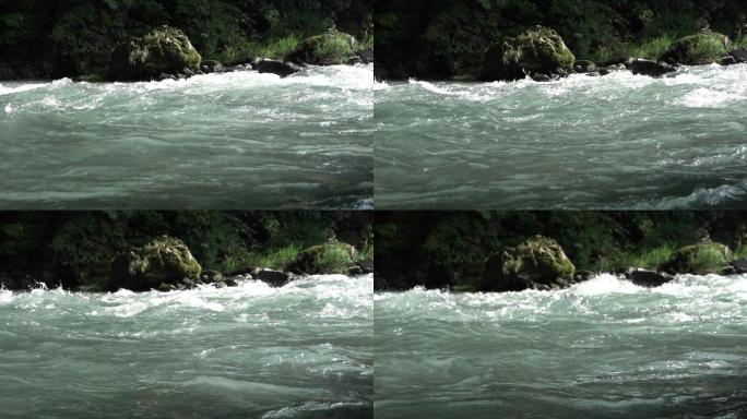 清澈的河水慢动作升格镜头溪水流动