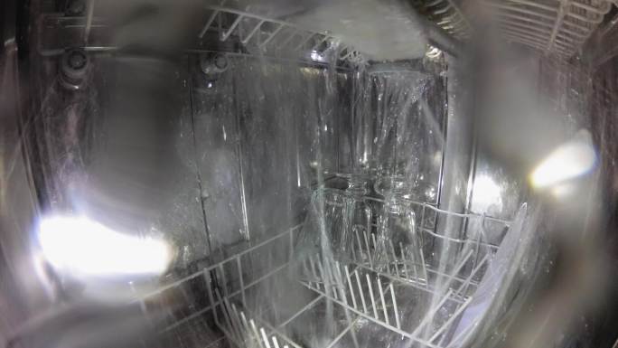 洗碗机内部