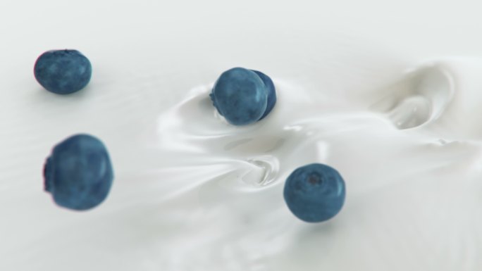 蓝莓以超慢动作溅入奶油中