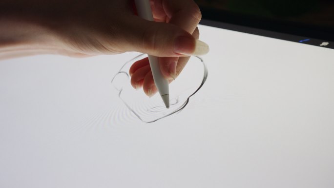 数码笔在平板电脑上绘制艺术作品
