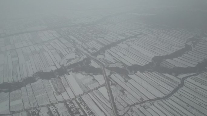 乡村 下雪白雪 大山 银装素裹 农田梯田