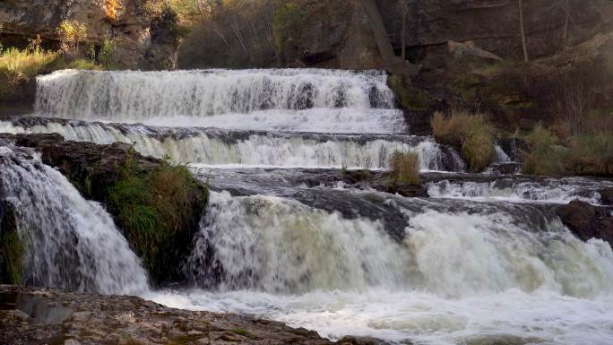 威斯康星州哈德逊市柳树河州立公园著名瀑布