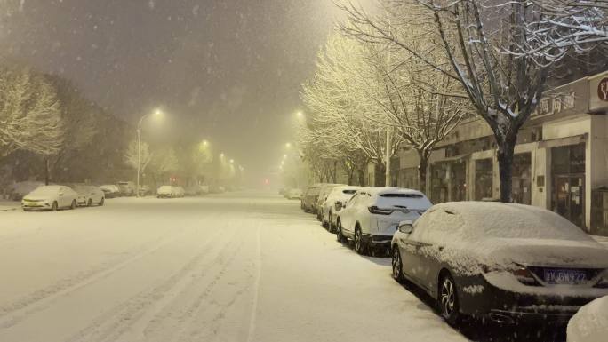城市暴雪下雪汽车积雪画面固定画面积雪