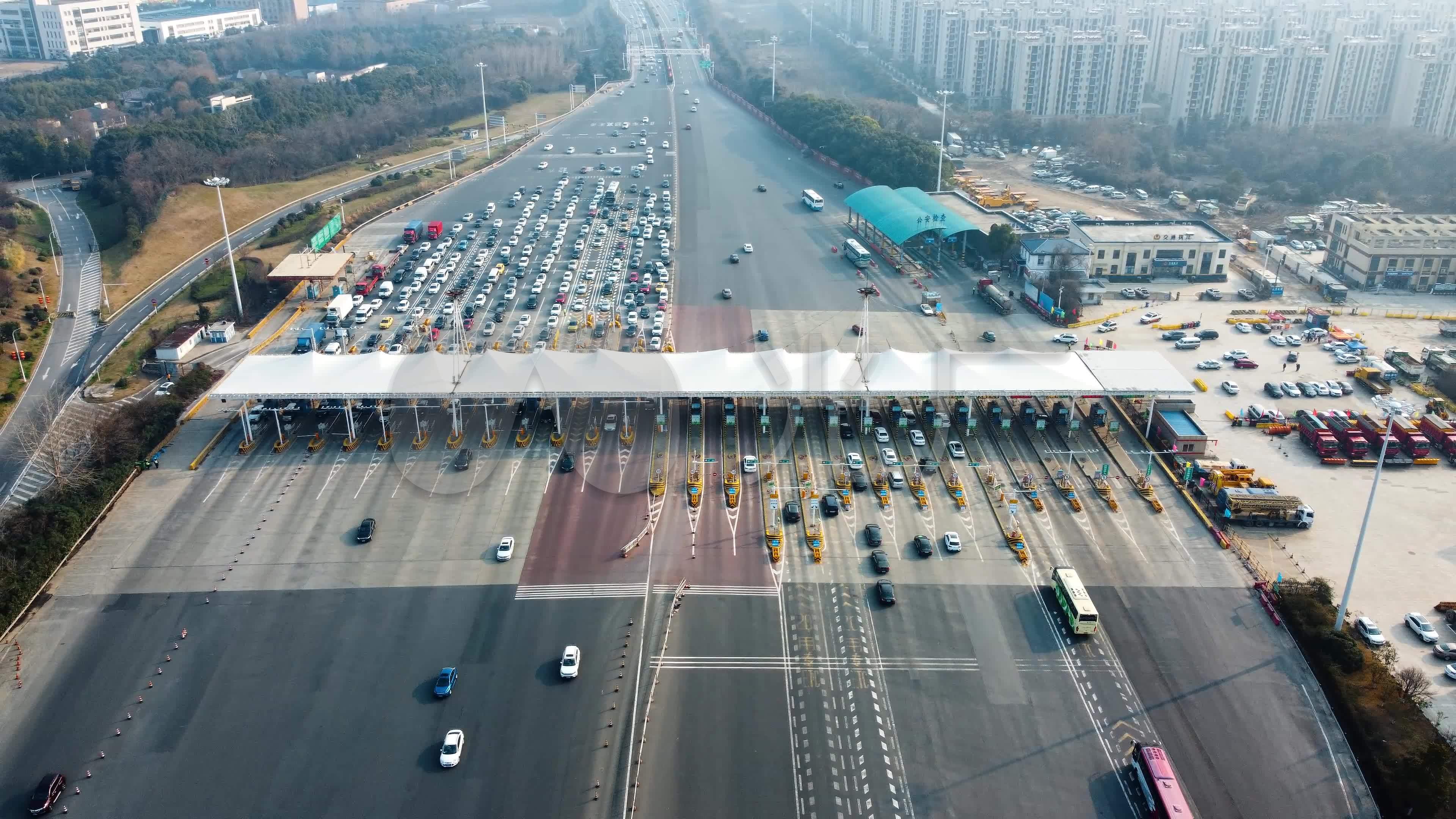 集团时讯 | 齐鲁交通建成省内首个智能电子收费站，为实现自由流打下良好基础_车道
