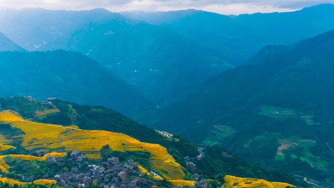 4K延时航拍光影交错的梯田美景