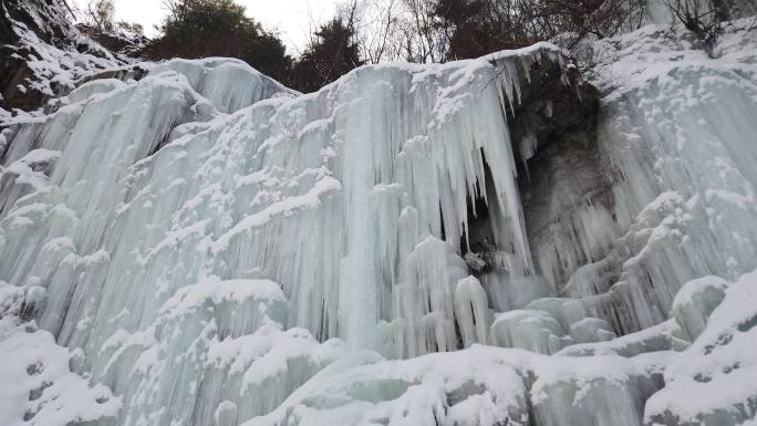 冰柱 冰雕 冰雪瀑布 冰瀑 冬季的森林